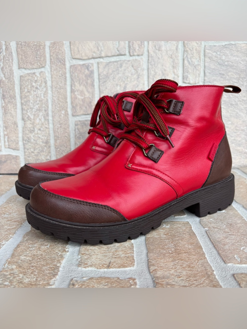 Alegria Red Leather Hiking Boots Water Resistant Lace Up Size 39/9 Women’s